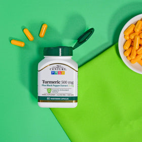 21st Century Curcuma 500mg avec Poivre Noir sur un fond neutre