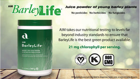 AIM BarleyLife Poudre d'Herbe d'Orge en utilisation dans un smoothie