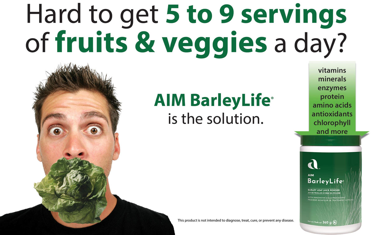 AIM BarleyLife Poudre d'Herbe d'Orge sur une cuillère