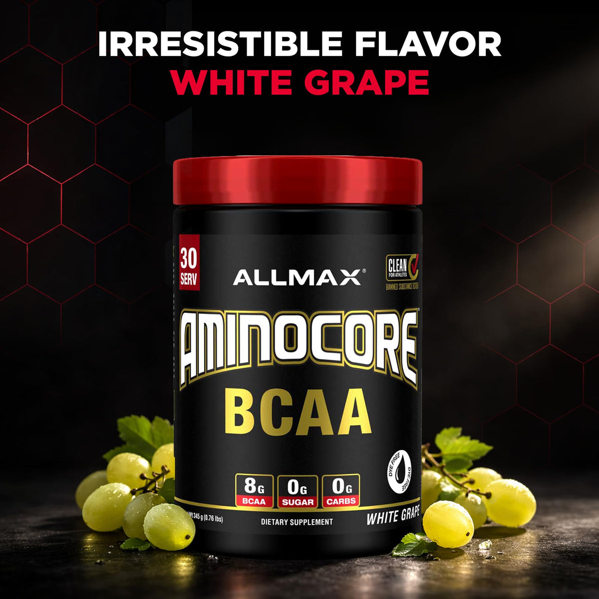 ALLMAX Aminocore BCAA poudre au raisin blanc sur une table avec des accessoires de fitness