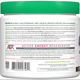 ALLMAX CytoGreens poudre de super-aliments chocolat avec cuillère et mélange dans un verre