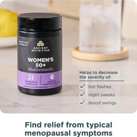 Ancient Nutrition Multivitamine Femme 50+ 150g en situation sur une table