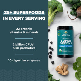 Ancient Nutrition Poudre Supergreens bio 308g en préparation de smoothie