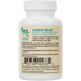 AT ARTEMIS THERAPEUTICS Lucidia Quercétine, capsules avec des ingrédients naturels en arrière-plan