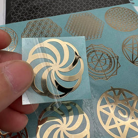 Autocollants Fleur de Vie Orgonite sur un objet décoratif