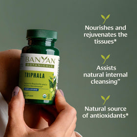 Banyan Botanicals Triphala Bio flacon avec étiquette