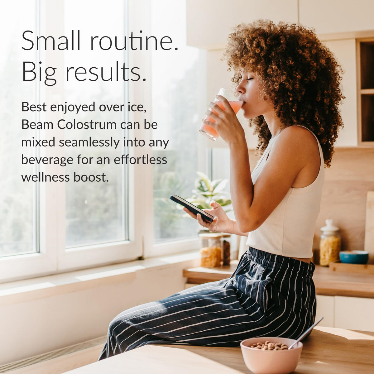 BEAM Poudre de Colostrum 3g, présentation de la poudre sur une cuillère
