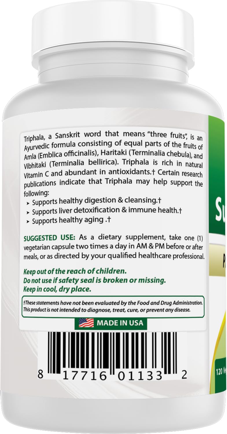 Best Naturals Triphala 750 mg capsules dans une main