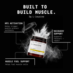 BEYOND RAW Poudre L-Leucine 281g en utilisation avec un shaker