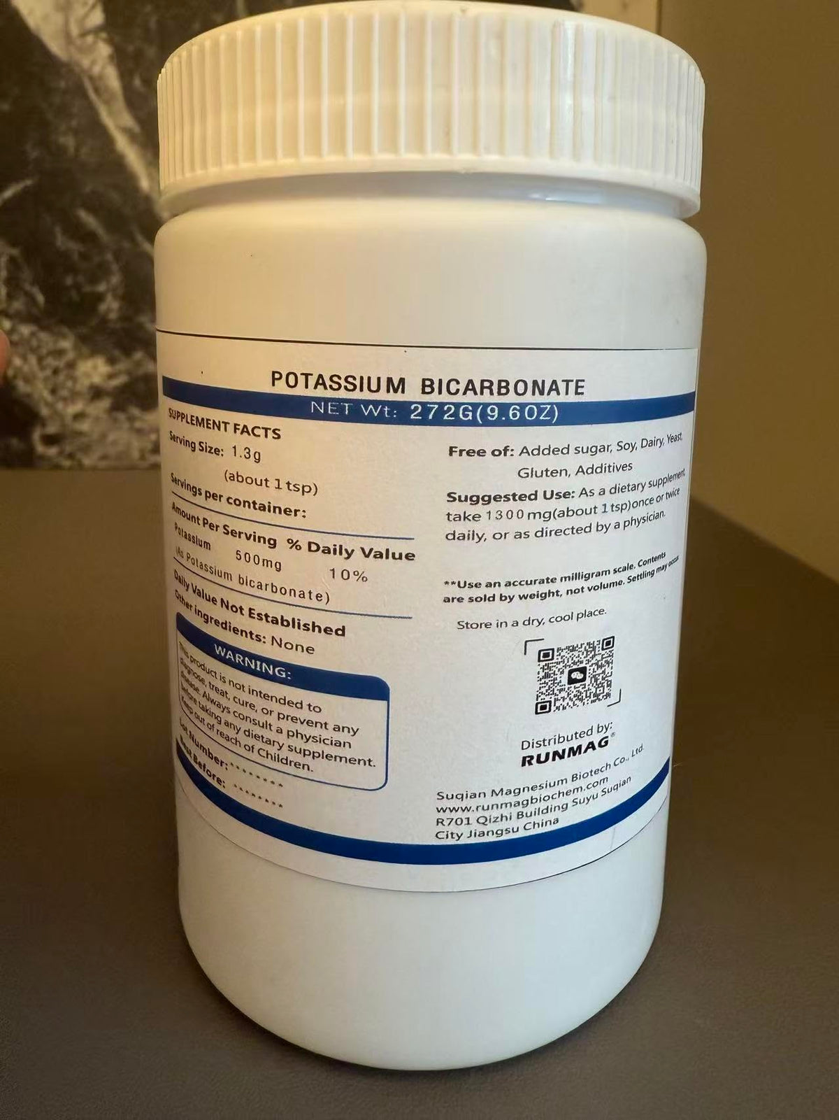 Bicarbonate de potassium RUNMAG sur un plan de travail de cuisine