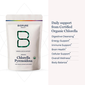 BioPure Chlorella Pyrenoidosa, comprimés dans un verre d'eau