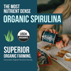 Boîte de Spiruline Bio Triquetra Health avec étiquette détaillant les certifications