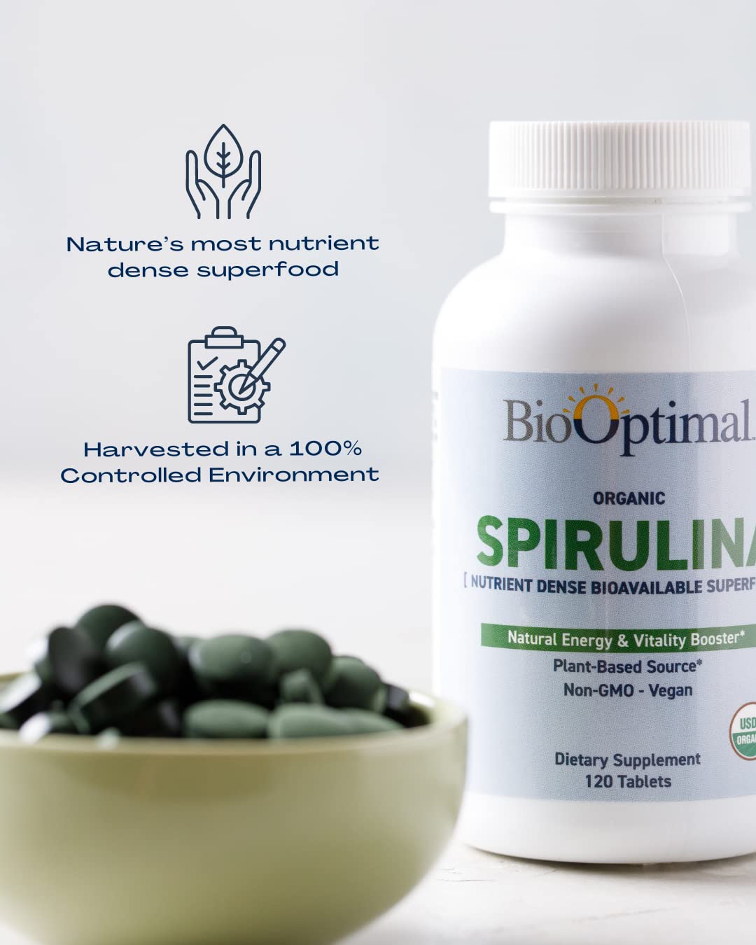 Boîte de spiruline BioOptimal avec étiquette visible