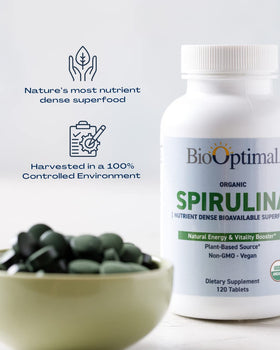 Boîte de spiruline BioOptimal avec étiquette visible