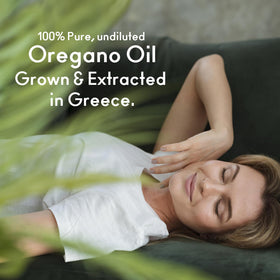 Bouteille d'huile d'origan bio MY LAND en usage dans une routine