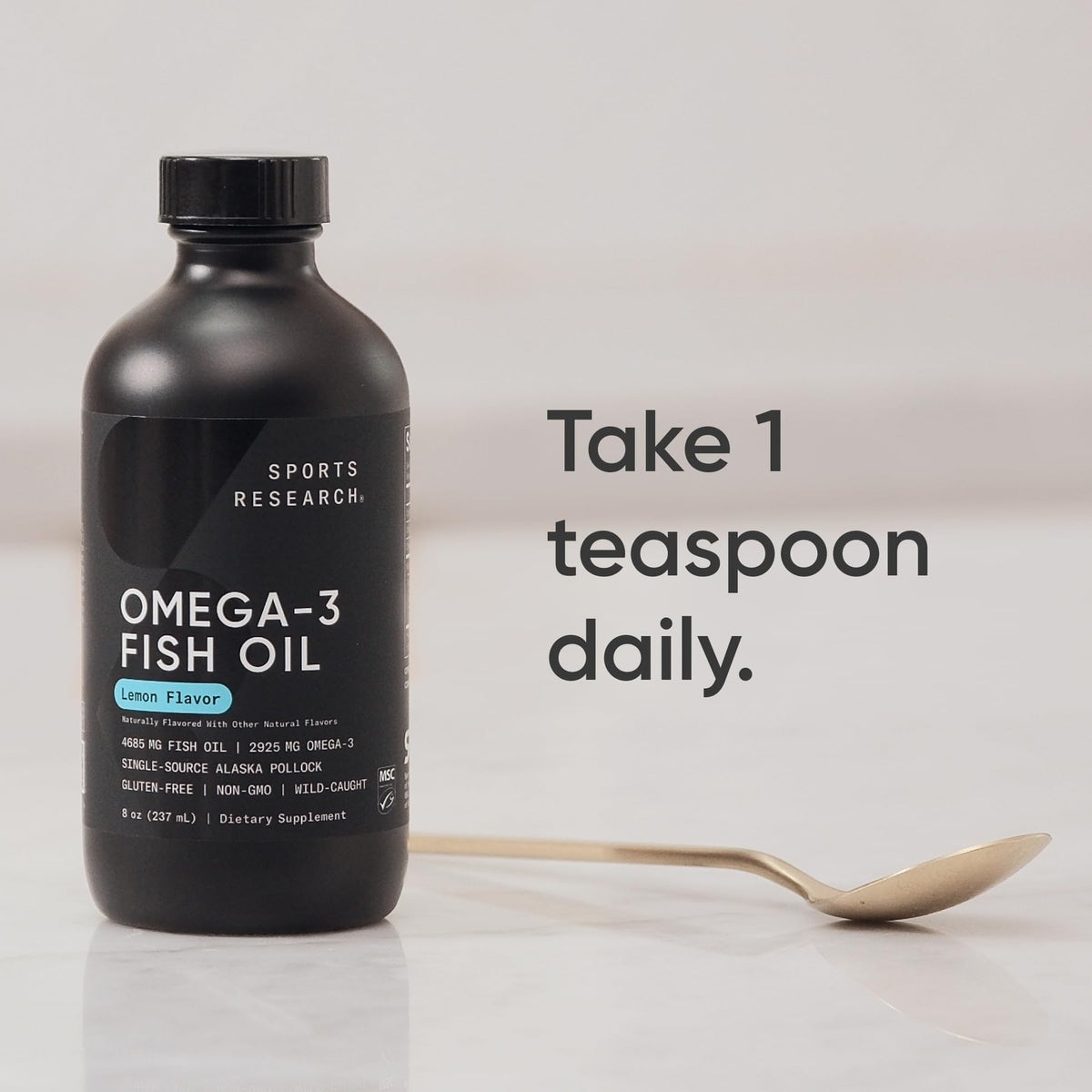 Bouteille d'Omega-3 Sports Research sur un fond naturel