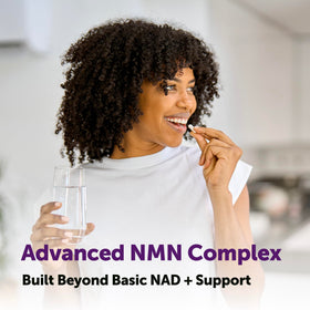 Bouteille de complexe NMN Micro Ingredients ouverte avec capsules visibles