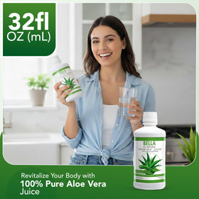 Bouteille de jus d'aloe vera avec verre rempli à côté