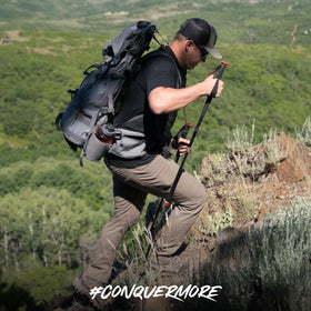 Bouteille de MTN OPS Slumber Gummies ouverte
