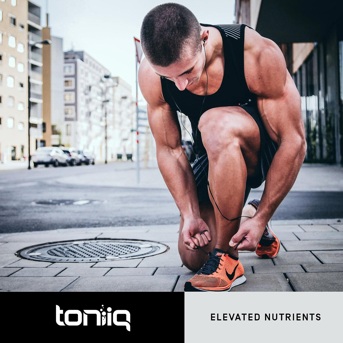 Bouteille de Toniiq L-Arginine ouverte avec comprimés à l'intérieur