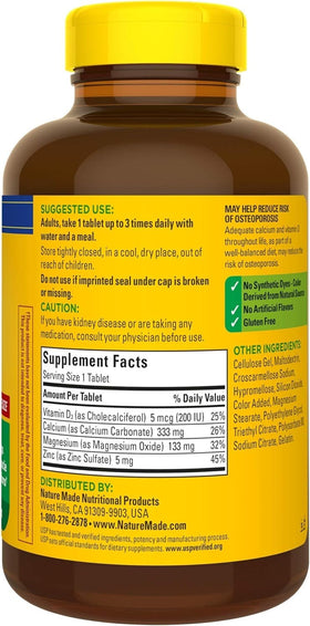 Bouteilles de Nature Made Calcium, Magnésium & Zinc sur une étagère
