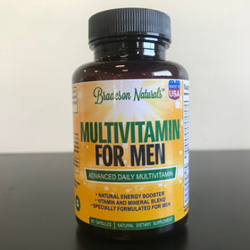 Bradeson Naturals Complément Multivitamines Homme sur une table de cuisine