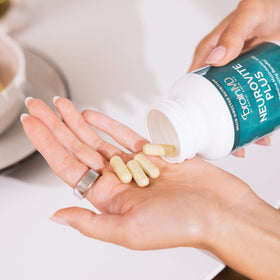 BrainMD NeuroVite Plus 120 capsules en gros plan