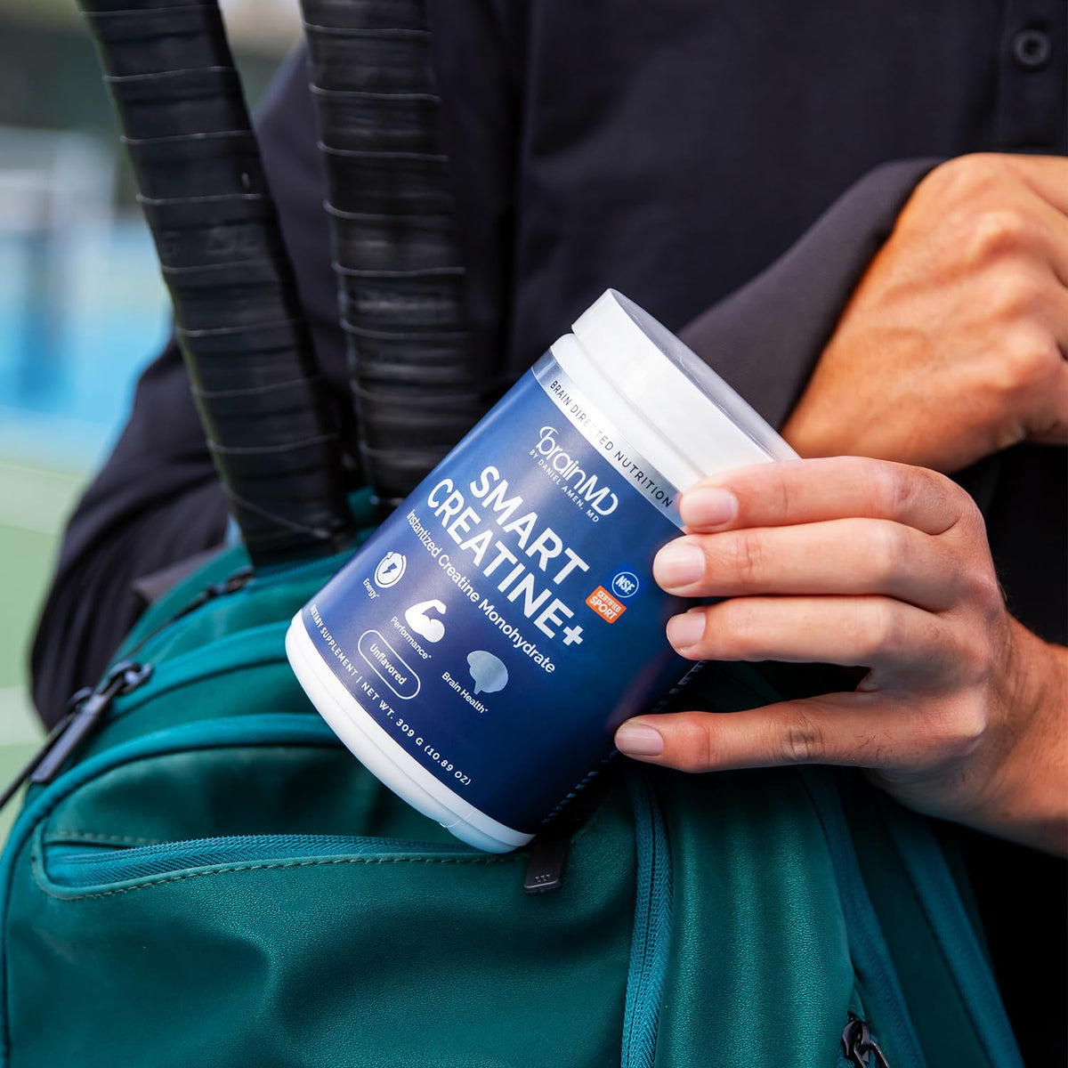 BrainMD Smart Creatine avec une tasse de café et un cahier