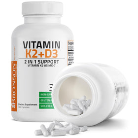 Bronson K2 D3 360 Capsules avec une main tenant le flacon