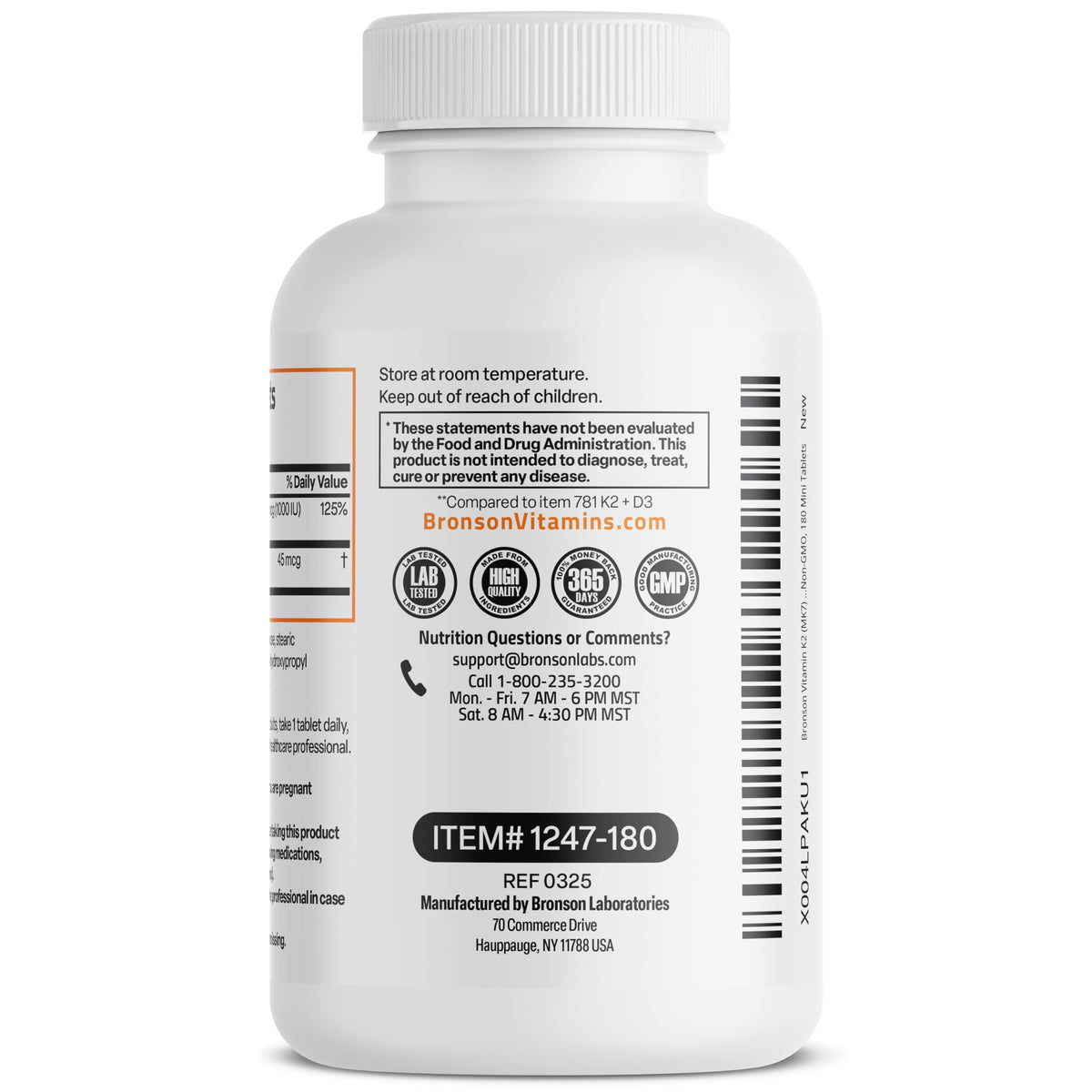 Bronson Vitamine K2 MK-7 45 mcg + D3 1000 IU 180 mini comprimés avec des vitamines sur une table