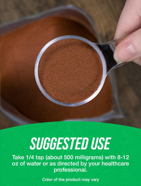 BulkSupplements Extrait de Shilajit dans une cuillère, mise en situation
