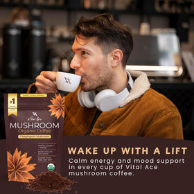 Café de champignons avec ingrédients naturels sur fond