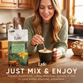 Café LYFE avec des champignons visibles sur le côté