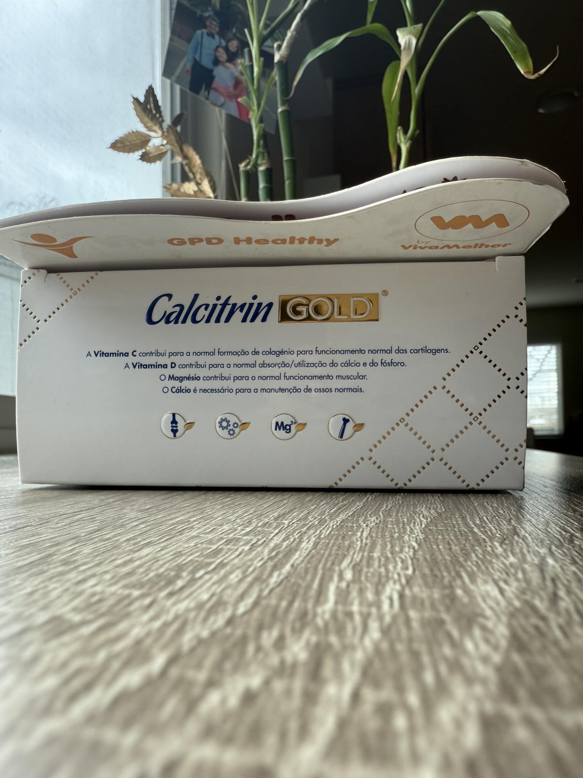 Calcitrin Gold Soy Sano avec un fond naturel