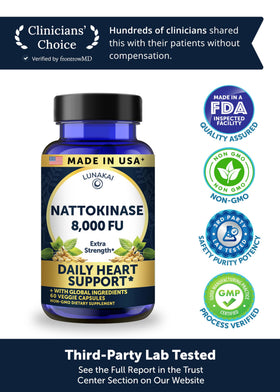 Capsule de Lunakai Nattokinase sur une cuillère