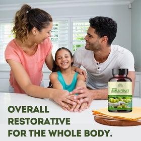Capsules Amla Hebhac Herbs sur une table en bois