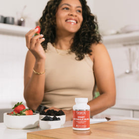 Capsules BrainMD Smart a balanced routine Burn dans une main