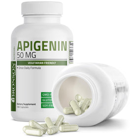 Capsules Bronson Apigenin avec une tasse de thé