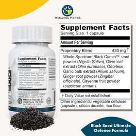 Capsules d'Amazing Herbs Graine de Nigelle sur fond blanc