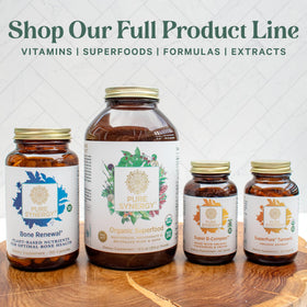 Capsules d'extrait de chardon-marie bio PURE SYNERGY dans la main