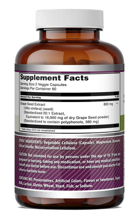 Capsules d'extrait de pépin de raisin Amazing Nutrition dans une cuillère