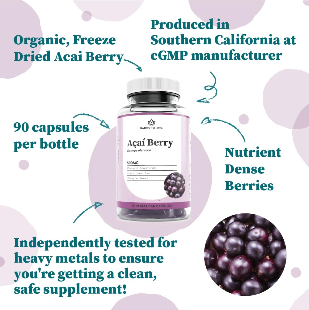 Capsules de baies d'acai sur une cuillère en bois