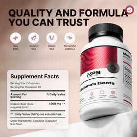 Capsules de betterave bio Nature's Pure Blend dans une main