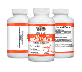 Capsules de bicarbonate de potassium Unpretentious sur une cuillère