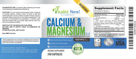 Capsules de Calcium Magnésium Vitalité Now! sur une table en bois