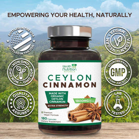 Capsules de cannelle de Ceylan sur un fond en bois