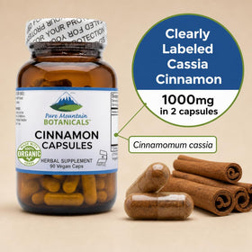 Capsules de cannelle sur un fond en bois