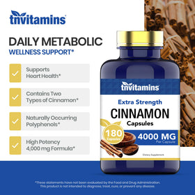 Capsules de cannelle tnvitamins sur une surface blanche
