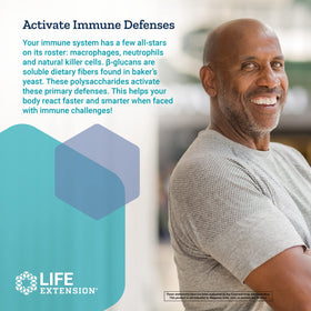Capsules de champignon Life Extension dans une main
