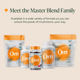 Capsules de champignons OM MUSHROOM SUPERFOOD à côté d'un verre d'eau